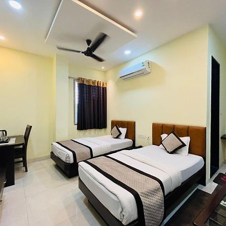 Jmc Hotel Lavish Akolia 외부 사진