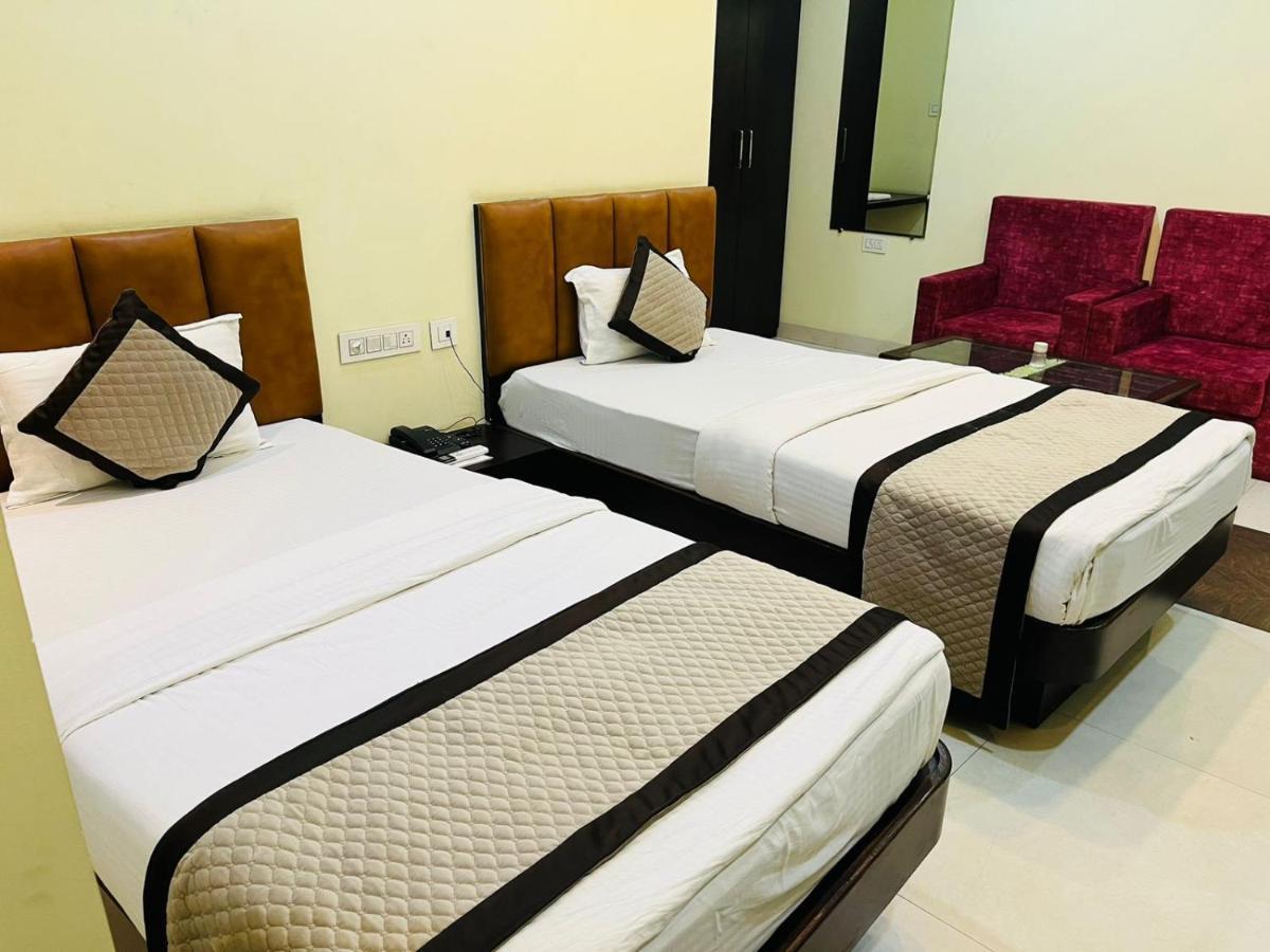 Jmc Hotel Lavish Akolia 외부 사진