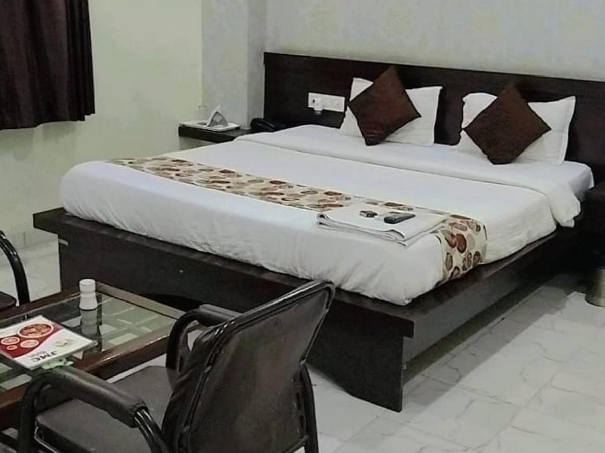 Jmc Hotel Lavish Akolia 외부 사진
