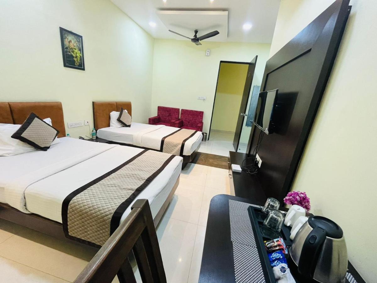 Jmc Hotel Lavish Akolia 외부 사진