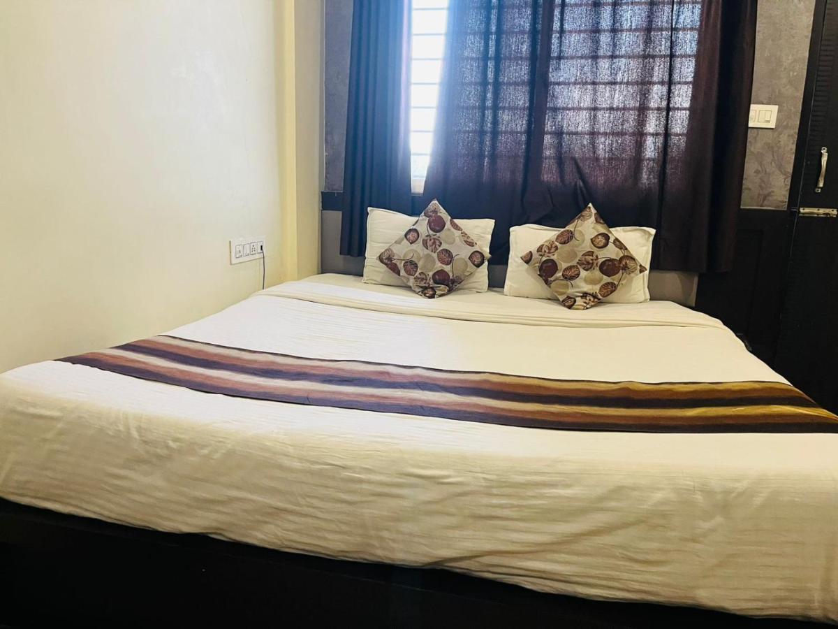Jmc Hotel Lavish Akolia 외부 사진