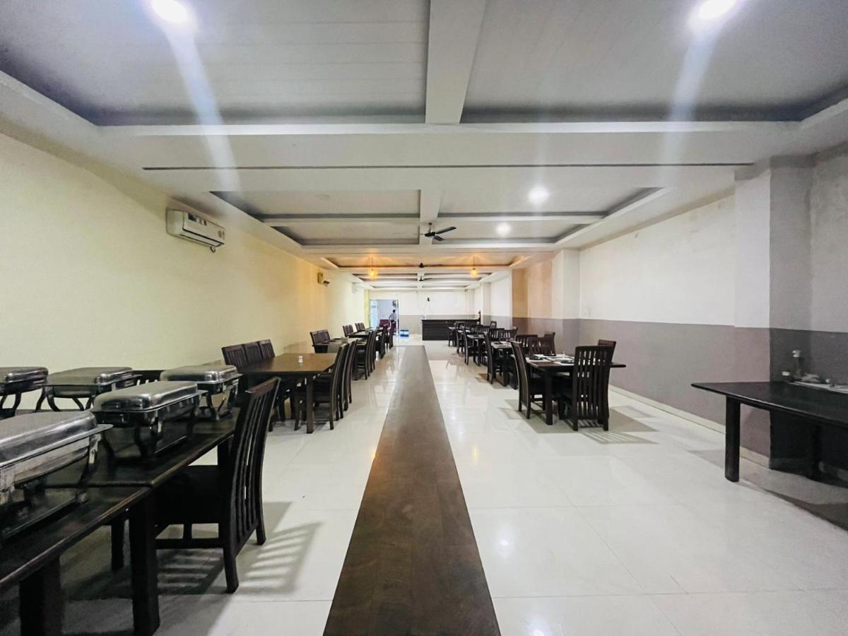 Jmc Hotel Lavish Akolia 외부 사진