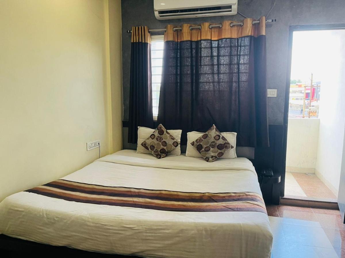 Jmc Hotel Lavish Akolia 외부 사진