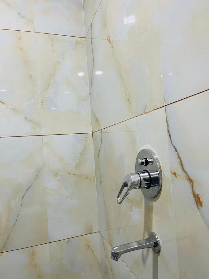Jmc Hotel Lavish Akolia 외부 사진