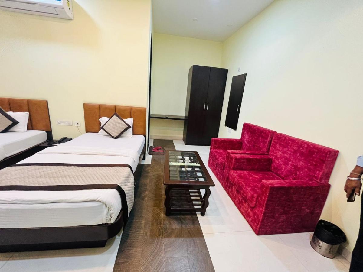 Jmc Hotel Lavish Akolia 외부 사진