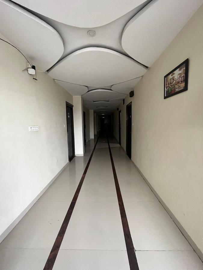 Jmc Hotel Lavish Akolia 외부 사진