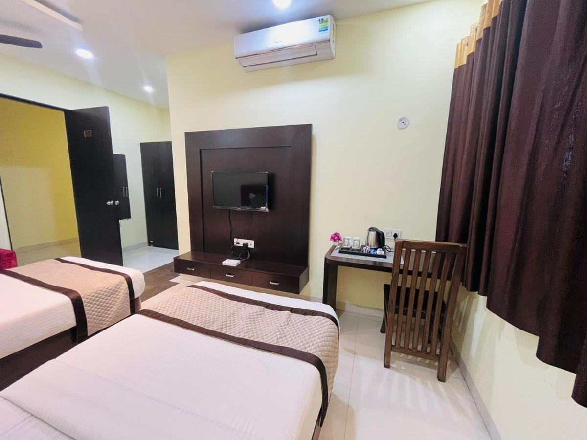 Jmc Hotel Lavish Akolia 외부 사진