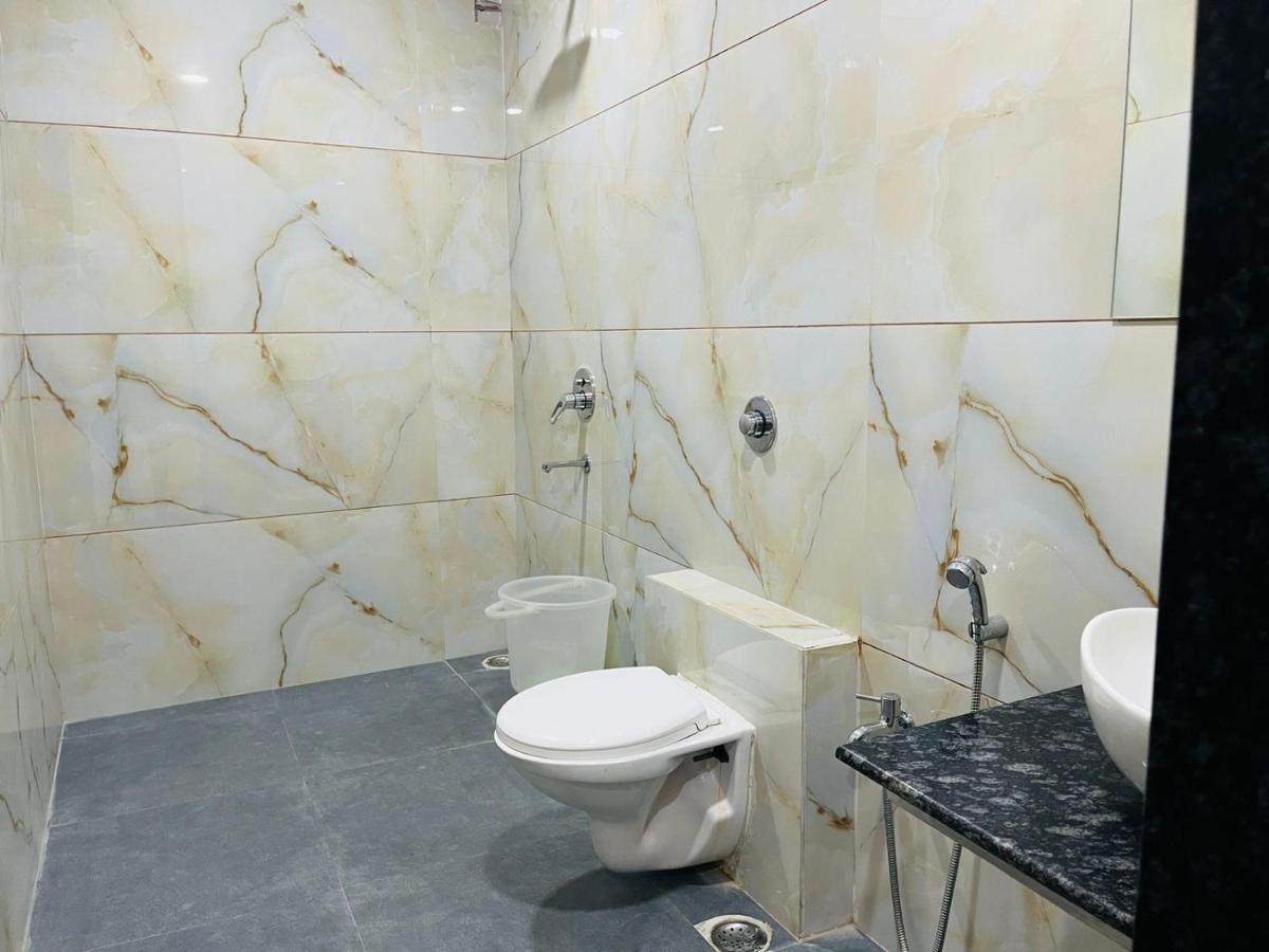 Jmc Hotel Lavish Akolia 외부 사진