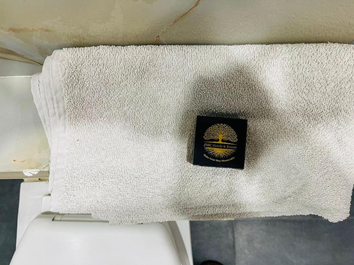Jmc Hotel Lavish Akolia 외부 사진